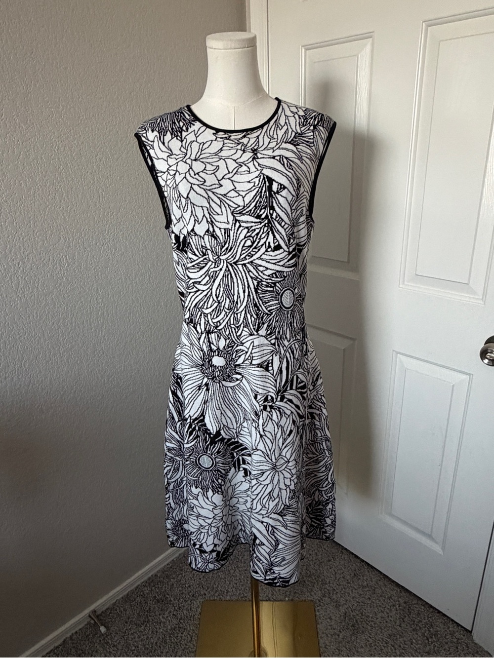 MARY KATRANTZOU Black & White Sleeveless Floral Fit-and-Flare Dress